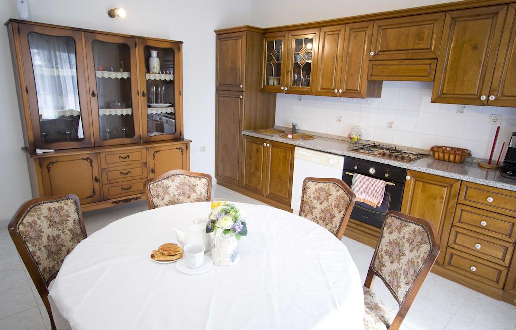 Apartment Pcelica Maja Подстрана Стая снимка