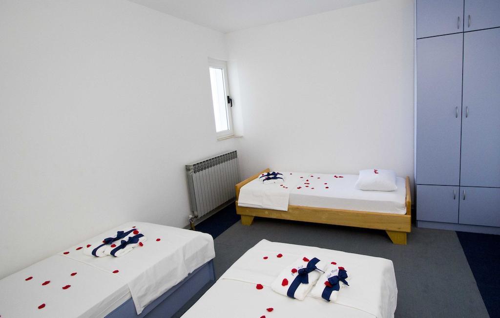 Apartment Pcelica Maja Подстрана Стая снимка