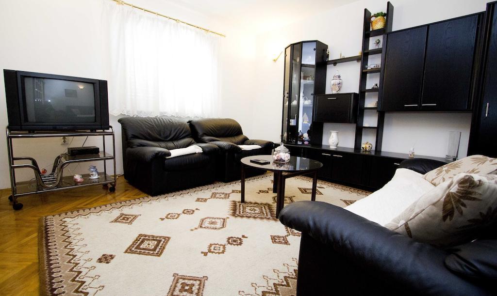 Apartment Pcelica Maja Подстрана Стая снимка