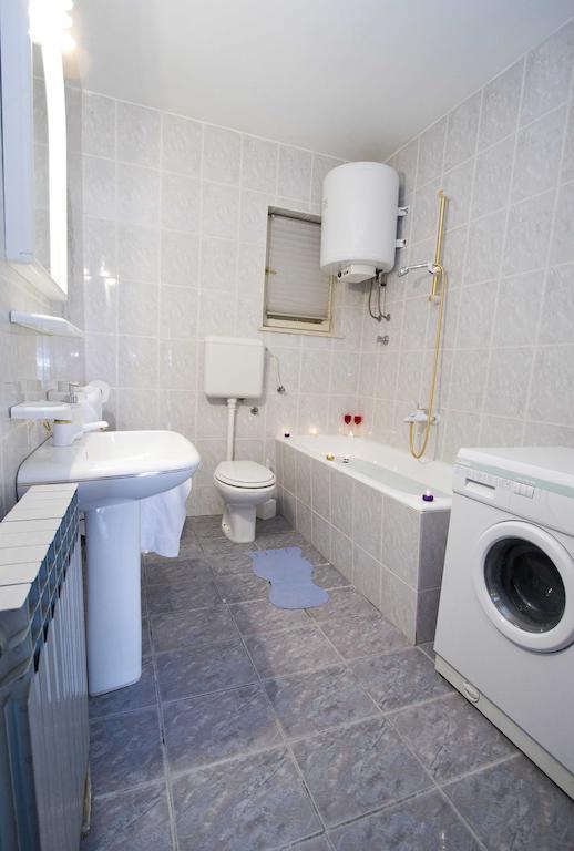 Apartment Pcelica Maja Подстрана Стая снимка